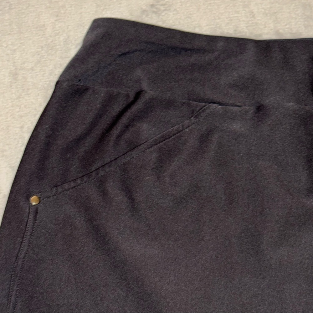 TAIL Tennis Golf Pleated Black Skort Women’s Size 10 - Picture 2 of 13